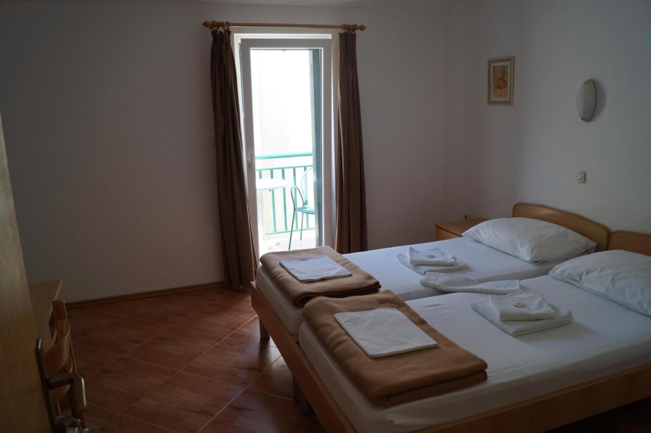 Pansion Knezovic Hotel Baska Voda Exterior photo